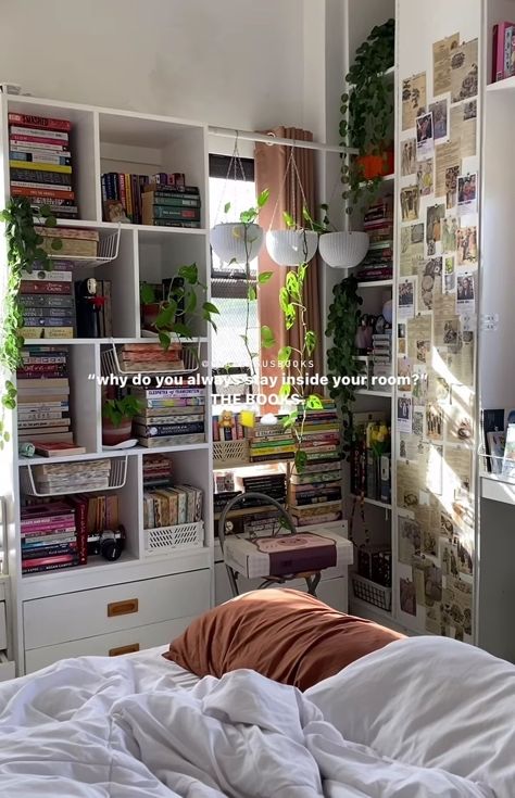 Room For Readers, Colour Organised Bookshelf, Reader Bedroom Ideas, Cozy Bedroom Books, Books In Bedroom Aesthetic, Cozy Bedroom With Bookshelves, Book Girl Bedroom Aesthetic, Reader Room Aesthetic, Small Bedroom With Bookshelves