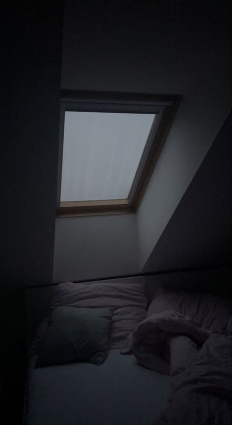 Gloomy Bedroom Aesthetic, Rainy Night In Bed, Rainy Day Aesthetic Bedroom, Gloomy Aesthetic Bedroom, Rainy Bedroom Aesthetic, Cloudy Bedroom, Gloomy Bedroom, Bed Rain, Comfy Bedrooms