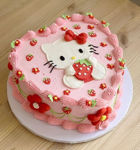 Saniro Cake Ideas, Hello Kitty Cake Easy, Small Hello Kitty Cake, Hello Kitty Strawberry Birthday, Hello Kitty B Day Party, Hello Kitty Strawberry Cake, Sanrio Bday Party, Pastel Hello Kitty Aesthetic, Hello Kitty Cakes Birthday