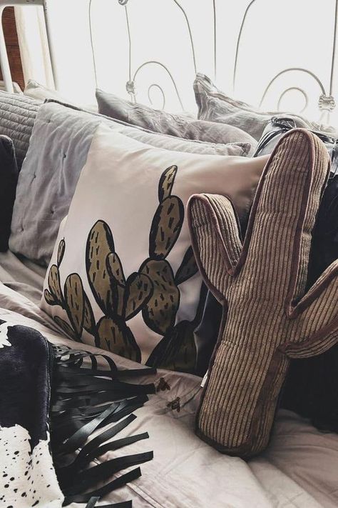 Western Pillows, Western Rooms, Western Bedroom, Desert Decor, Cactus Pillow, Living Room Redo, Cactus Decor, Western Homes, Master Bed