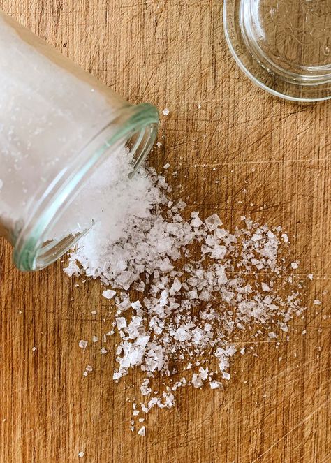 Maldon Sea Salt Flakes, Finishing Salt, Boiling Pasta, Sprinkle Salt, Salt And Light, Salt Flakes, Flaky Salt, Salt Crystal, Table Salt