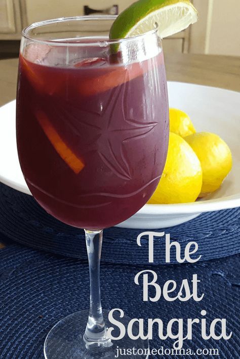 Sangria Recipes With Rum, Rum Sangria, Sweet Sangria, Best Sangria, Easy Sangria, Best Sangria Recipe, Moscato Sangria, Sweet Red Wine, Sangria Drink