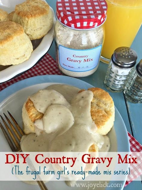 Homemade COUNTRY GRAVY MIX: The frugal farm girl's DIY ready-made mix series (lots more mix recipes here!). | Farm Girl Inspirations: www.joyelick.com. Homemade Country Gravy, Meat Bbq, Homemade Dry Mixes, Breakfast Homemade, Country Gravy, Recipes Bbq, Dry Rubs, Homemade Pantry, Bbq Sauces