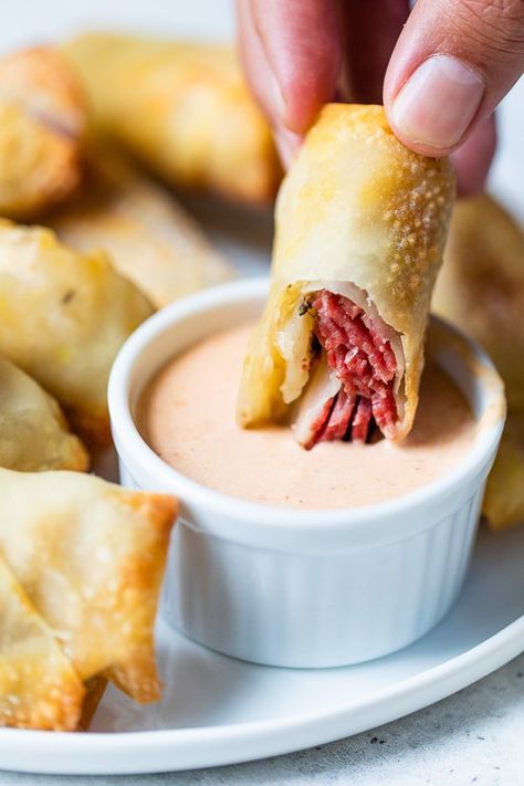 Reuben Egg Rolls, Ruben Sandwich, Egg Roll Ingredients, Wisconsin Vacation, Oven Recipe, Russian Dressing, Cooking Lunch, Egg Roll Wrappers, Egg Roll Recipes