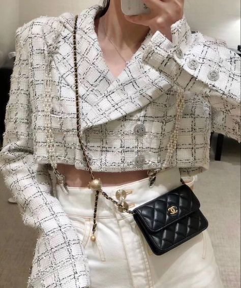 Chanel Hijab Outfit, Chanel Mini Outfit, Chanel Mini Bag Outfit, Chanel 22 Mini, Chanel Belt Bag, Chanel Mini Bag, Chanel 22, Ysl Belt, Chanel Slingback