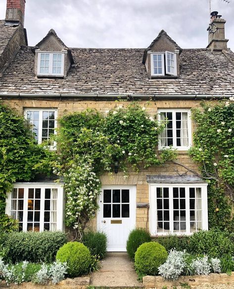 Gloucestershire England, Cotswold House, English Houses, English Country Cottage, Charming House, Tiny House Movement, Stone Cottage, English Country House, English Cottage