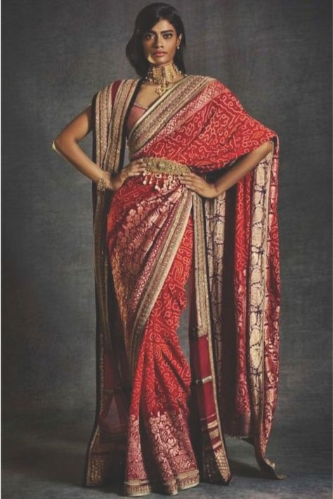 Tarun Tahiliani Saree, Saree Sabyasachi, Ethnic Saree, Sabyasachi Sarees, Saree Bollywood, Vogue Editorial, Summer Bride, Indian Photoshoot, Indian Bridal Fashion