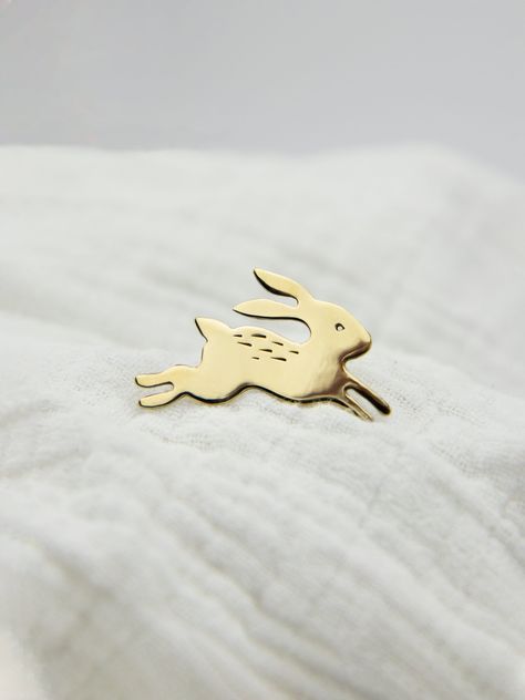 Gold pin