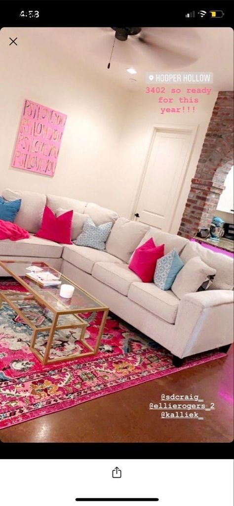 Looking to elevate your space? Check out these stylish apartment decor ideas for every room! From chic living rooms to cozy bedrooms, find trendy home decor inspiration to make your apartment feel like a true sanctuary. Whether you prefer modern minimalism or boho vibes, these decorating ideas will help you create a space you'll love coming home to. Living Room Preppy Aesthetic, Cute Preppy Living Room, Pink Preppy Living Room, Light And Bright Apartment, Canvas Apartment Decor, Preppy Living Room Apartment, Preppy House Aesthetic, Preppy Aesthetic Apartment, Cute Preppy Apartment