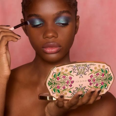 Are you in the mood to splurge? Here’s a list of the most expensive makeup palettes that deserve a place on your makeup bag �– we love the look of this Gucci makeup palette. Flora Makeup, Gucci Beauty, Rainbow Nails Design, Neon Nail Designs, High Pigment Eyeshadow, Expensive Makeup, Flora Pattern, Makeup Eyeshadow Palette, Makeup Palettes