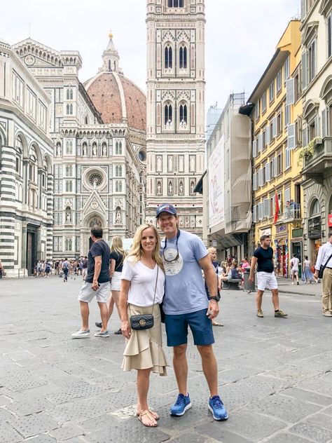 Summer Tourist Outfit European, Outfits For City Exploring Summer, Summer Outfits For Rome, How To Dress In Italy In May, Outfits For Venice Italy Summer, Late Summer Italy Outfits, Italy Sneaker Outfits, Italy Summer Fashion Vacation, What To Wear In Florence Italy Spring