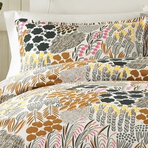 Marimekko Pieni Letto King Duvet Cover Set Marimekko Bedding, Pretty Duvet Covers, Cotton Comforter Set, King Duvet Set, Queen Size Duvet Covers, King Duvet Cover Sets, Reversible Comforter, Cotton Comforters, Queen Comforter Sets