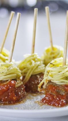 Meatballs On A Stick, Our Best Bites, Party Bites, Italian Appetizers, Quick Dinners, Poker Night, Appetizer Bites, Finger Food Appetizers, Snacks Für Party