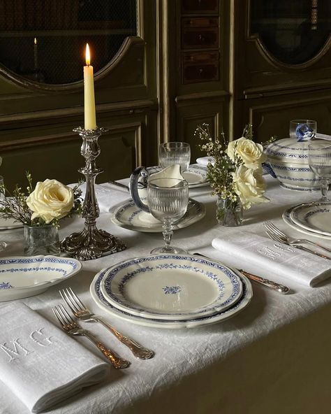 Pulled from the archives as I found another set of these beautiful blue and white French dinner plates ✨ Available online now, and on sale! SOLD#antiquedining #antiquetable #antiquetableware #gien #frenchantiques #tablescape #maisonfete French Table Setting, Dinner Table Set Up, Dinner Party Table Settings, Dinner Party Table, Creative Tables, Party Table Settings, Dinner Table Setting, Table Setting Decor, French Table