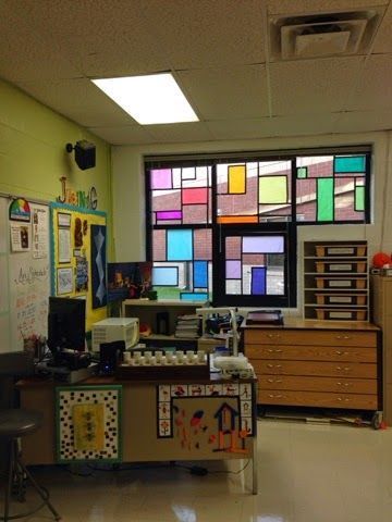 Cool windows! Tissue paper and electrical tape. - even though this is for a classroom I totally want to do this in my bedroom! Cool Windows, Teacher's Desk, Classroom Window, Art Rooms, Classe D'art, Classroom Decor High School, Diy Classroom Decorations, Art Classroom Decor, Diy Classroom