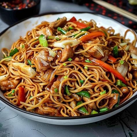 via @thenandnowspace Chow Mein Sauce, Chicken Divan Recipe, Chow Mein Recipe, Sauteed Carrots, Chicken Chow Mein, Chow Mein Noodles, Low Sodium Soy Sauce, Chow Mein, Chinese Dishes