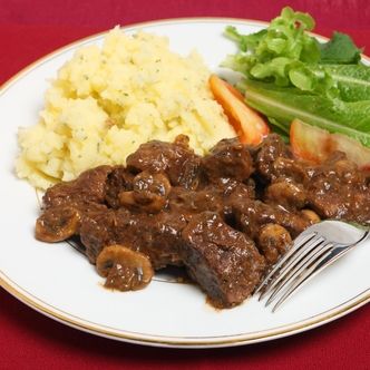 Lamb Bourguignon This lovely Lamb Bourguignon is a delightful twist on the classic French Beef Bourguignon http://www.mydish.co.uk/recipe/2693/lamb-bourguignon #mydish. Lamb Bourguignon, Ranch Recipe, Valentines Day Dinner, Vegetable Puree, English Food, Grass Fed Beef, Mediterranean Diet Recipes, Beef Dishes, Clean Eating Recipes