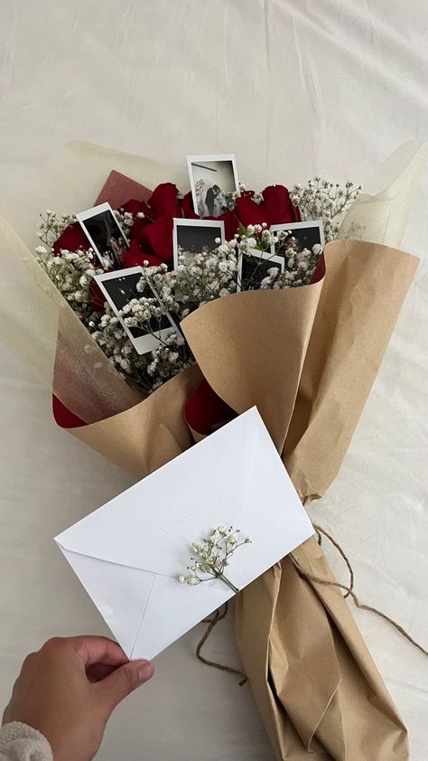 Gift Bouquet For Boyfriend, Rose For Boyfriend, Ideas For Anniversary, Birthday Bouquet Ideas For Her, Birthday Bouquet Ideas, Flower Bouquet For Boyfriend, 3 Roses Bouquet, Anniversary Flowers Bouquet, One Rose Bouquet