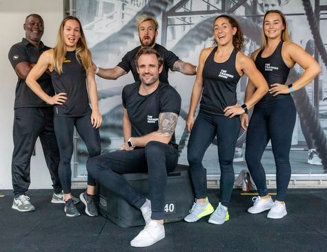 Group Fitness Photography Photo Ideas, Gym Team Photoshoot, Pt Photoshoot, Merch Shoot, Gym Content, Gym Poses, Gym Group, Gym Pic, Female Personal Trainer