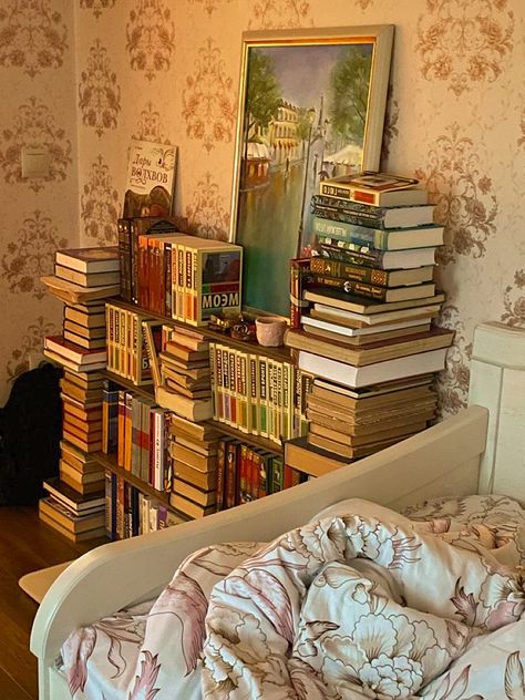 Bookish Apartment, Room Book Aesthetic, Book Display Ideas, Book Piles, Neat Aesthetic, Future Apartment, Dream Apartment, Dream Rooms, Room Aesthetic