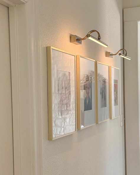 Lights Above Picture Frames, Lights For Paintings Wall, Battery Art Light, Lights For Pictures On Walls, Photo Wall With Lights Above, Frames With Lights Wall Art, Picture Frames With Lights Above, Pictures With Lights Above, Pictures With Lights On Wall