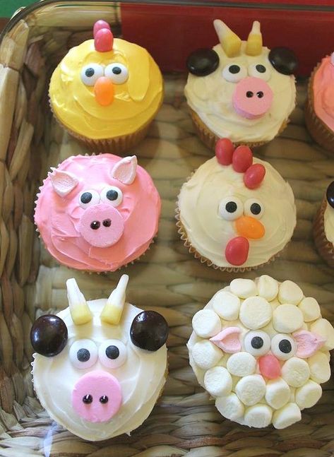 Cupcake Board, Cupcakes Bonitos, Hamburger Cupcakes, Barn Cake, Farm Animal Cupcakes, Bake Cupcakes, Kids Birthday Party Cake, Kid Cupcakes, Farm Cake