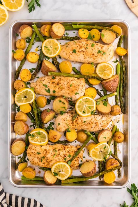 Sheet Pan Lemon Garlic Chicken Dinner - main dishes #maindishes Sheet Pan Lemon Chicken, Asparagus And Potatoes, Baked Chicken Breasts, Potatoes Baked, Sheet Pan Dinners Chicken, Lemon Garlic Chicken, Fruit Salsa, Baked Chicken Breast, Sheet Pan Dinners