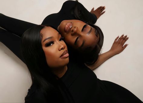 Sisters Black Aesthetic, Professional Duo Photoshoot, One Girl Photoshooting Ideas Black, Best Friend Photoshoot Ideas Black, Cosmetic Brand Photoshoot Ideas, Sister Duo Aesthetic, Bestie Studio Photoshoot, Studio Photoshoot Black Women, Bestie Shoot Ideas