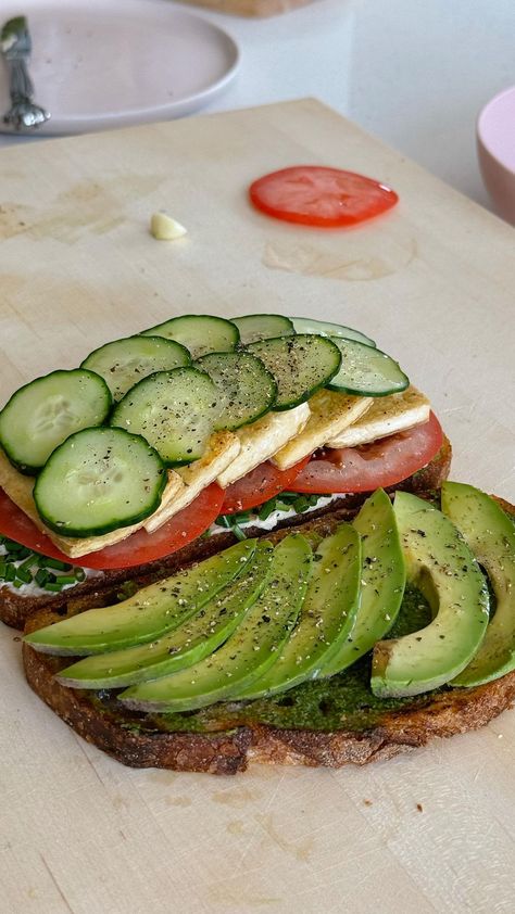 Last day besties! This was by far the best recipe and best veggie sandwich I’ve ever had. It’s a must try! Tofu Veggie Sandwich 🥪… | Instagram Vegi Sandwiches Lunches, Avocado Sandwich Aesthetic, Lunch Sandwiches Vegetarian, Veggies Sandwich, Aesthetic Healthy Lunch Ideas, Healthy Sourdough Sandwich, Veggie Patty, Healthy Lunch Vegan, Sandwich Ideas Healthy