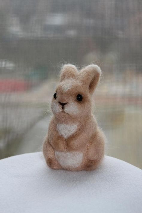 Felting Bunny, Felting Rabbit, Basket Beige, Decoration For Easter, Bunny Easter Basket, Felted Bunny, Needle Felting Diy, Softie Pattern, Decoration Easter