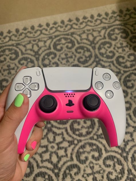 #ps5 #girlgamer #gamer #accessories #controller #pink #playstation Aesthetic Ps5 Controller, Pink Ps5 Controller, Ps5 Controller Aesthetic, Pink Ps5, Pink Playstation, Pastel Gamer, Bottles Decoration Wedding, Gamer Accessories, Pink Games