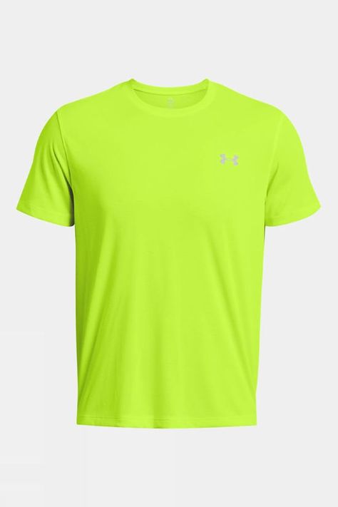 The Men's Streaker T-Shirt by Under Armour is designed to elevate your running experience, especially during longer distances and faster runs, by prioritising incredible comfort, optimal stretch, and a lightweight feel. The UA Streaker is engineered to provide a second-skin sensation, offering comfort that makes it feel like you're wearing nothing. The perfect stretch ensures unrestricted movement, allowing for a natural and fluid range of motion during your runs. The lightweight construction contributes to overall comfort and enhances breathability, making it an ideal choice for high-performance activities. Popular Clothing Brands, Under Armour Running, Active Outfits, Under Armour Men, Summer Accessories, Range Of Motion, Second Skin, Summer 2024, Shirt Outfit