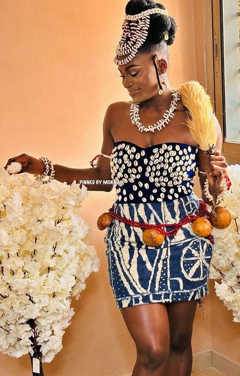 Fulems Closet - Cameroon 🇨🇲 African Traditional Wear Culture Women, Cameroonian Traditional Dresses, Model Habits, Toghu Cameroon, Cameroon Women, Cameroon Clothing, Liberian Wedding, African Bridal Dress, African Traditional Wear