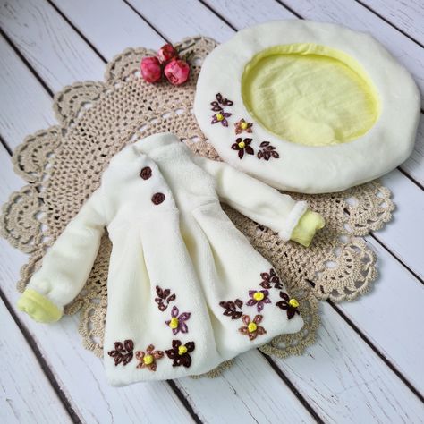 blythe coat Blythe clothes Blythe outfit OOAK blythe doll Custom Blythe doll clothes Blythe custom OOAK custom blythe doll 12 Inch Doll Clothes, Blythe Doll Clothes, Blythe Outfit, Embroidered Coat, Blythe Custom, Blythe Dress, Blythe Clothes, Custom Blythe, Vintage Coat