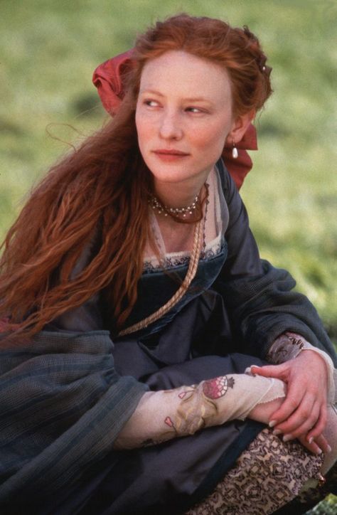 Cate Blanchett in Elizabeth (1998) Elizabeth Movie, Facts About Queen Elizabeth, Elizabeth The Golden Age, Elizabeth 1998, Tudor Costumes, The Other Boleyn Girl, Catherine Élise Blanchett, Elizabeth I, Costume Drama