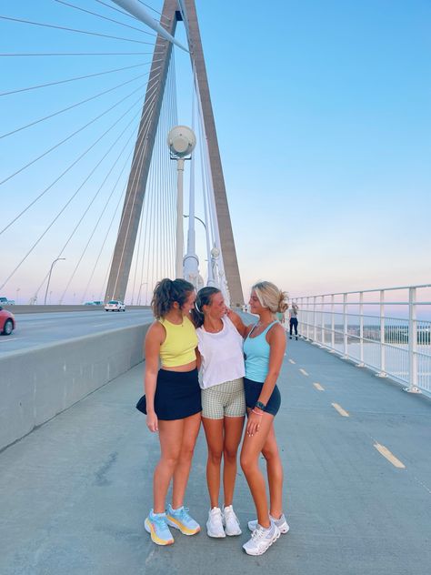 #summer #style #aesthetic #charleston Charleston Sc Pictures, Living In Charleston Sc, Charleston Summer Aesthetic, Charleston Girls Trip, Charleston Girl Aesthetic, Charleston Sc Photoshoot, Charleston Instagram Pictures, Charleston Sc Outfits Summer, Charleston Picture Ideas