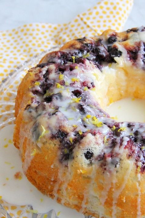 Blueberry Angel Food Cake, Angel Food Cake Recipes, Lemon Angel Food Cake, Mexican Spice, Angel Food Cake Desserts, Angel Food Cake Mix Recipes, Salad Greens, Blueberry Desserts, Blueberry Recipes