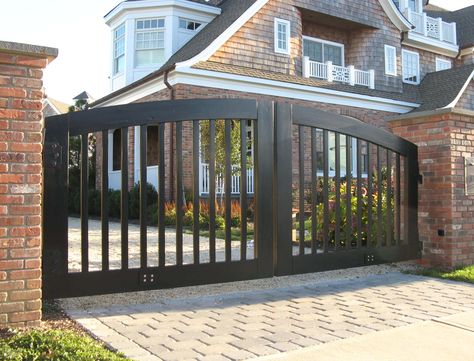 Metal gates design