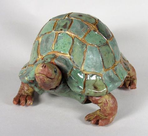 Clay Turtle, Ceramic Turtle, Ceramic Sculpture Figurative, Turtle Sculpture, Pottery Animals, Turtle Figurines, Cat Sculpture, Sculptures Céramiques, Pottery Handbuilding