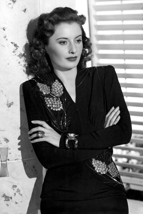 Barbara Stanwyck, 1941 my fave! The lady of burlesque, Christmas in Connecticut... She's awesome! Barbra Stanwyck, Klasik Hollywood, 1930s Hollywood, Hollywood Vintage, Old Hollywood Actresses, Movie Actors, Fashion 1940s, Fritz Lang, 1940s Style