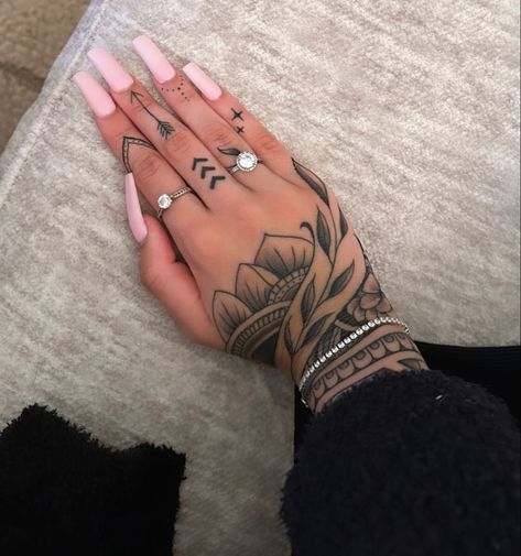 Side Waste Tattoos Women, Samariajdavis Hand Tattoos, Jess The Prankster Tattoo, Jessica The Prankster Tattoo, Itty Bitty Tattoos, Eyelash Tattoo Finger, Hand To Wrist Tattoo, Lioness Hand Tattoo For Women, Baddie Hand Tattoo Ideas Female