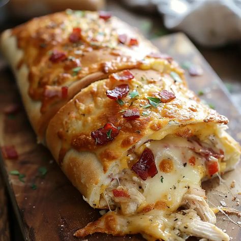 Delicious Chicken Bacon Ranch Stromboli Recipe – Easy & Tasty! Different Stromboli Recipes, Chicken Bacon Stromboli, Family Dinner Meals Healthy, Turkey Stromboli Recipe, Easy Family Lunches, Chicken Patty Dinner Ideas, Bbq Chicken Stromboli, Breakfast Stromboli Recipe, Chicken Stromboli Recipe Easy