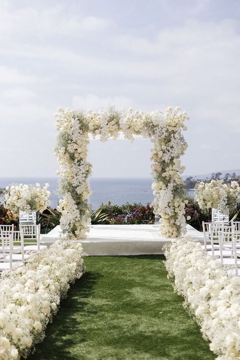 Wedding Environment, Outside Wedding Ceremonies, Weddings Decorations Elegant Romantic, Alter Ideas, White Wedding Arch, Wedding Fairytale, Lavish Wedding, Oceanfront Wedding, Floral Arch Wedding