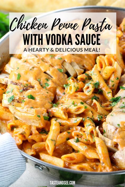 Pasta With Vodka Sauce, Chicken Penne Pasta, Vodka Sauce Recipe, Vodka Sauce Pasta, Penne Pasta Recipes, Chicken Penne, Vodka Pasta, Creamy Tomato Sauce, Vodka Sauce