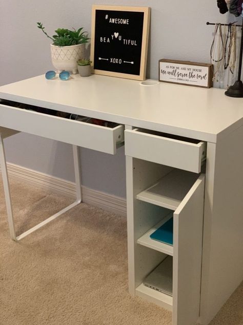 Looking for the best student desks that fit small spaces, corners, & bedrooms? Try Top 10 Best Desks For Students (Under $150) by thetarnishedjewelblog.com. Desks with hutches, shelves, drawers, keyboard trays, printer shelves & more. #desks #studydesk #collegedorm #collegedormrooms #teenbedroom #girlsroomdecor #deskstorage #affiliatelink Study Table With Drawers Ideas, Study Table With Printer Space Ideas, Small Room Table Ideas Desks, Study Desks For Bedrooms, Study Desk With Drawers, Study Desk Design Small Spaces, Teenage Study Table, Study Table Ideas Aesthetic Minimalist, Bedroom Table Ideas Desks