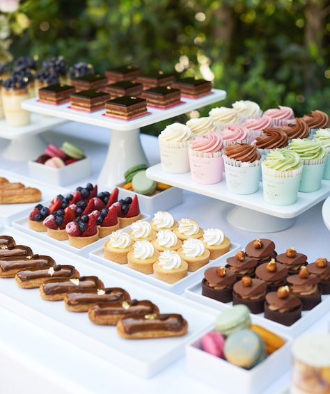 Bottega Louie, Catering Desserts, Party Food Buffet, Catering Ideas Food, Sweet Bar, Party Food Platters, Wedding Dessert Table, Dessert Display, Dessert Buffet