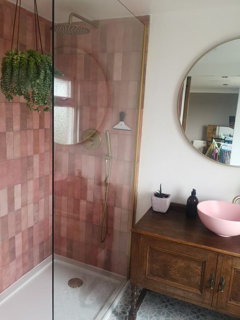 Pink Backsplash Bathroom, Paintings In Bathroom, Pink Zellige Bathroom, Pink Bathroom Tiles Vintage, Colourful Tiles Bathroom, Pink Quartz Bathroom, Pink Tile Shower, Colorful Tile Bathroom, Beige Tile Bathroom Color Schemes