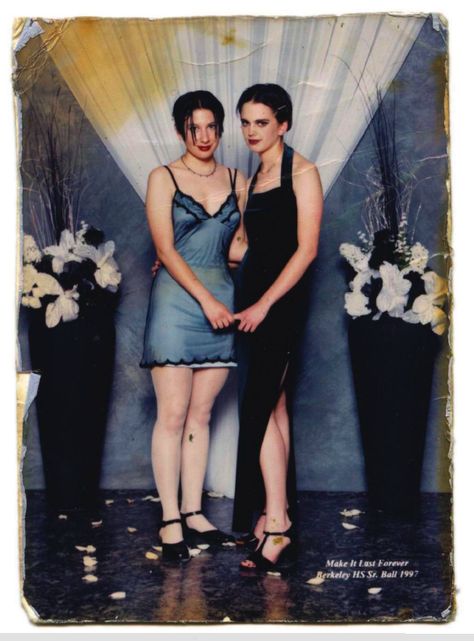 Gay Prom Outfits, Lesbian Prom, Gay Prom, Punk Prom, Queer Prom, Prom Images, 2000s Prom, Goth Prom, 90s Prom Dress