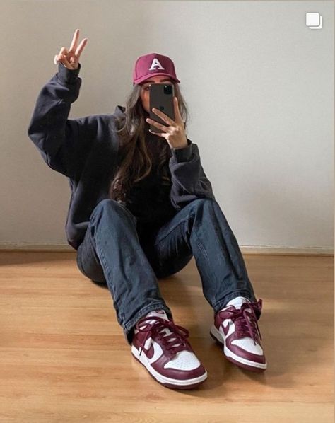 Nike Dunks Red Outfit, Nike Dunk Red Outfit, Nike Dunk Women Outfit, Red Nike Dunks Outfit, Red Dunks Outfit, Nike Dunk Outfit Woman, Nike Dunk High Outfit, Dunk Outfit Women, Dunk High Outfit