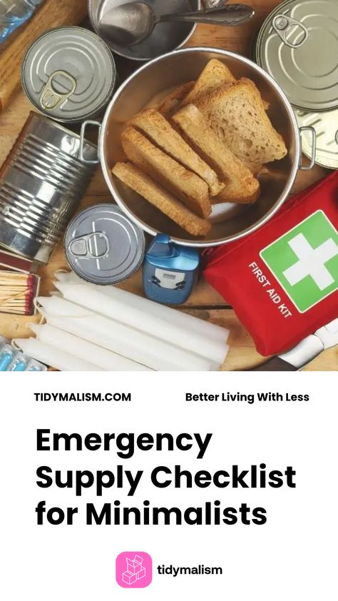 A simple yet effective emergency supply checklist displayed in a clean, visually appealing format. This image breaks down the top 10 items you need for effective safety preparedness in case of unexpected situations. Emergency Preparedness Checklist, Emergency Preparedness Kit, Family Safety, First Aid Kits, Emergency Shelter, Emergency Supplies, Being Prepared, Emergency Prepping, Organization Planning